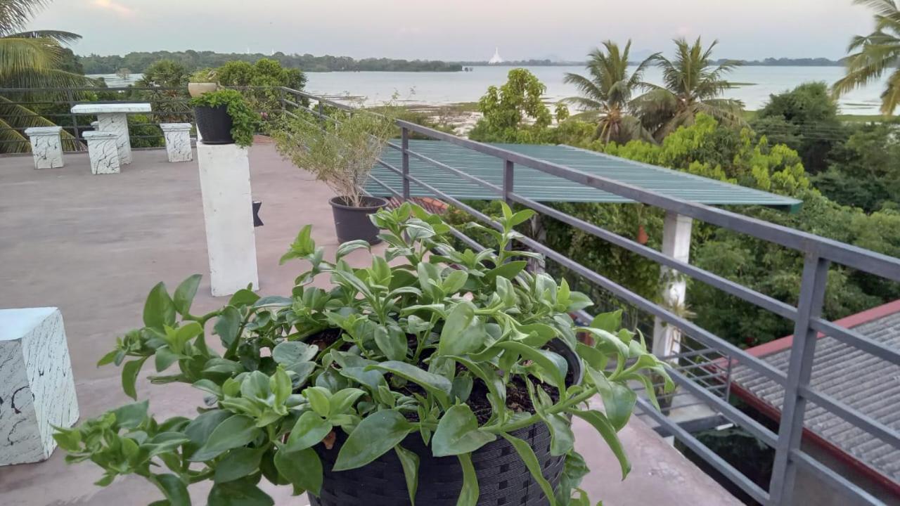 Lake Edge Resort Anuradhapura Exterior foto