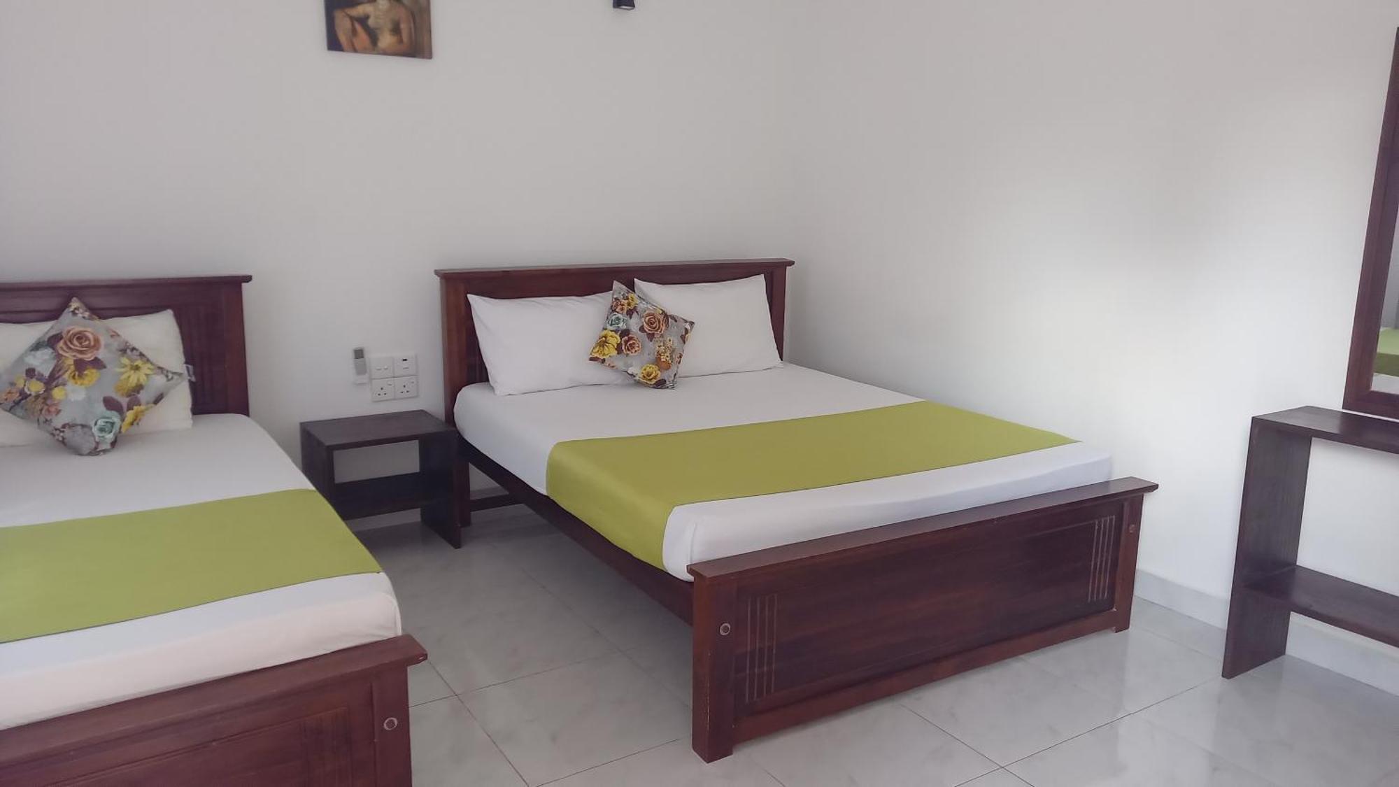 Lake Edge Resort Anuradhapura Exterior foto