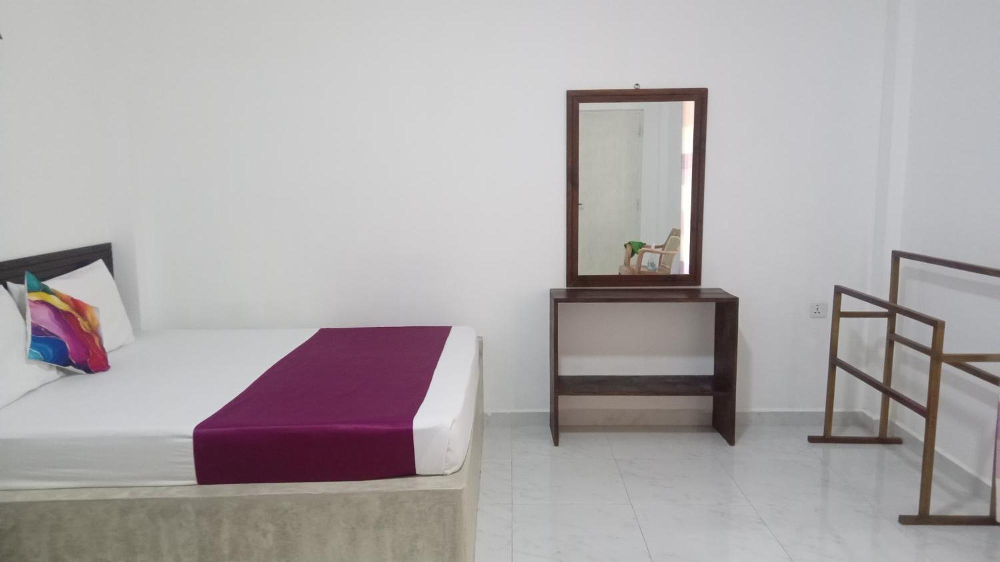 Lake Edge Resort Anuradhapura Zimmer foto